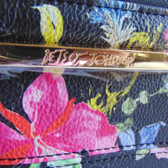 Betsey Johnson Black/Pink Floral Wristlet NWT - Picture 4 of 5